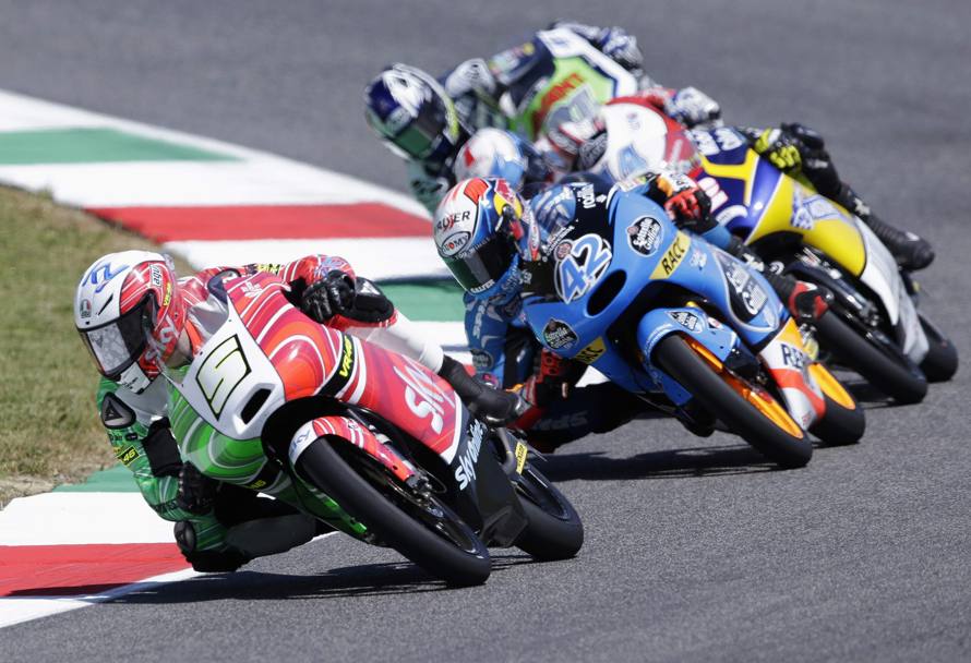 Per l&#39;Italia una bellissima giornata grazie a Romano Fenati: il marchigiano ha vinto sulla sua moto in livrea tricolore. Reuters